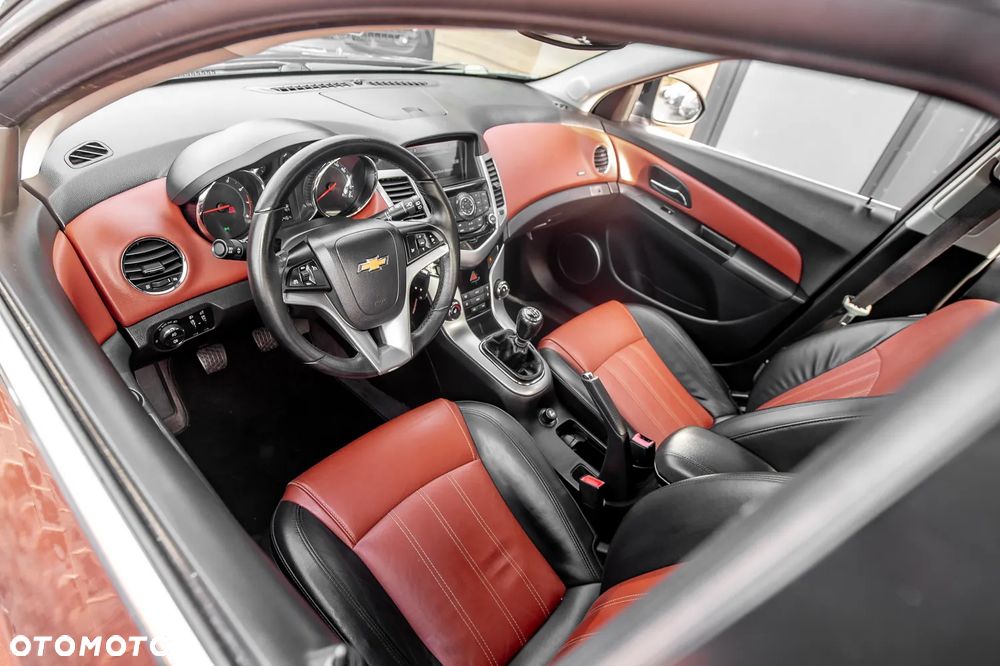 Chevrolet Cruze 1.8 LTZ - 19