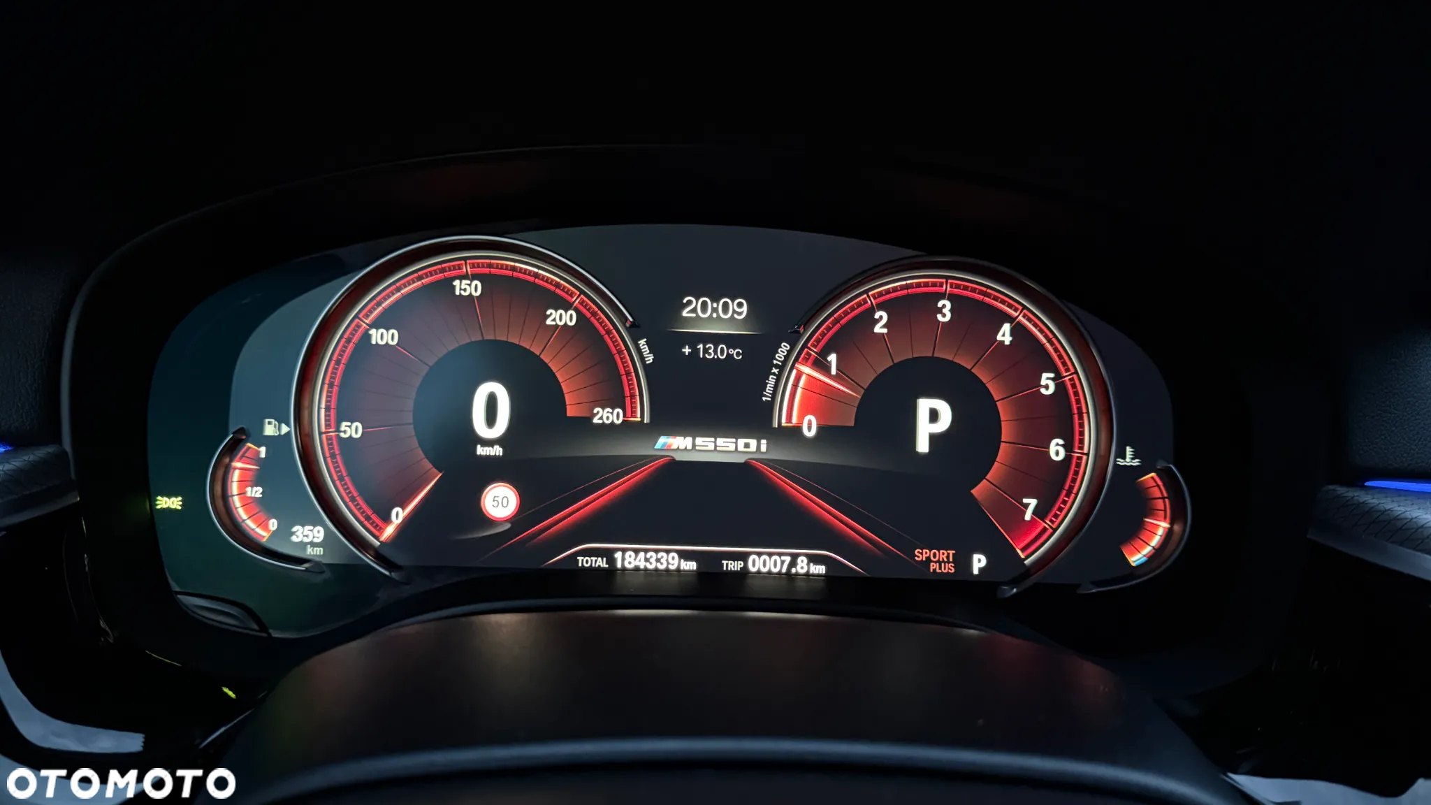 BMW Seria 5 M550i xDrive sport - 24