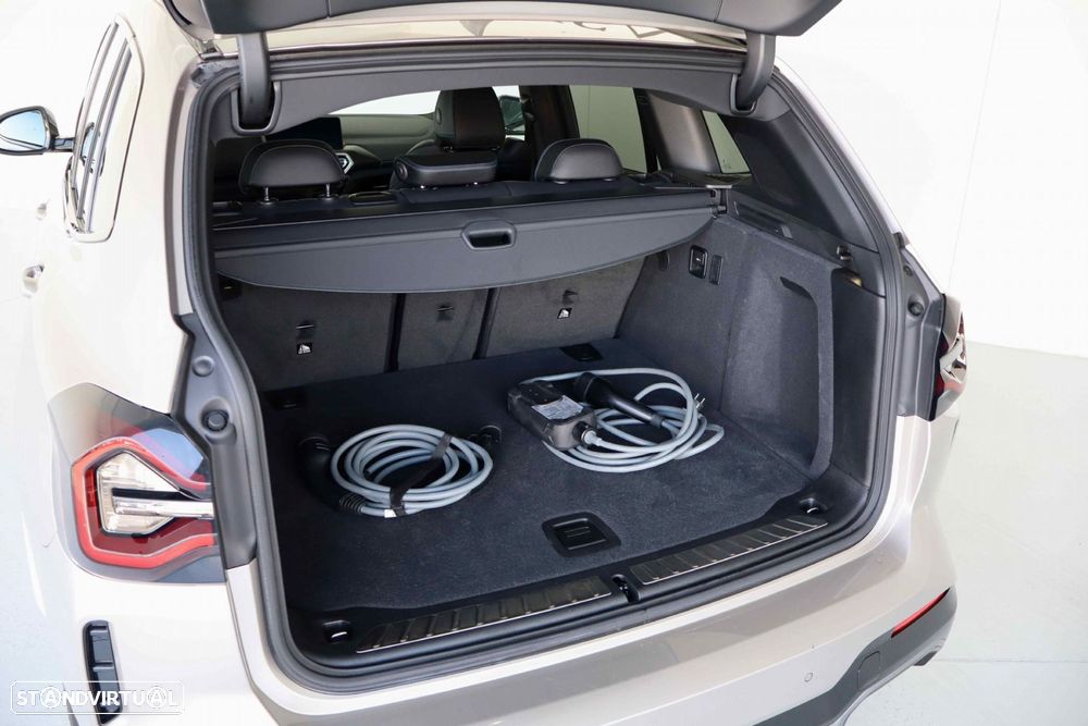 BMW iX3 M Sport Inspiring - 13