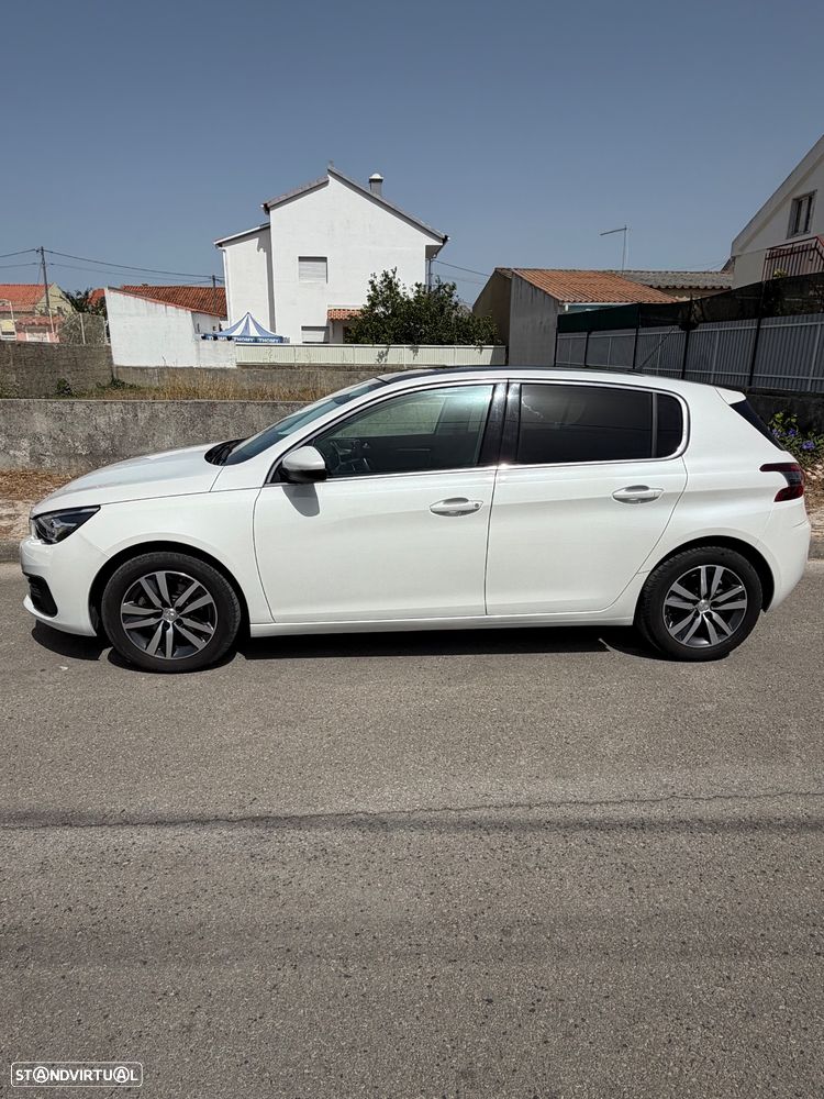 Peugeot 308 PureTech 130 GPF EAT8 Stop & Start Allure Pack - 2