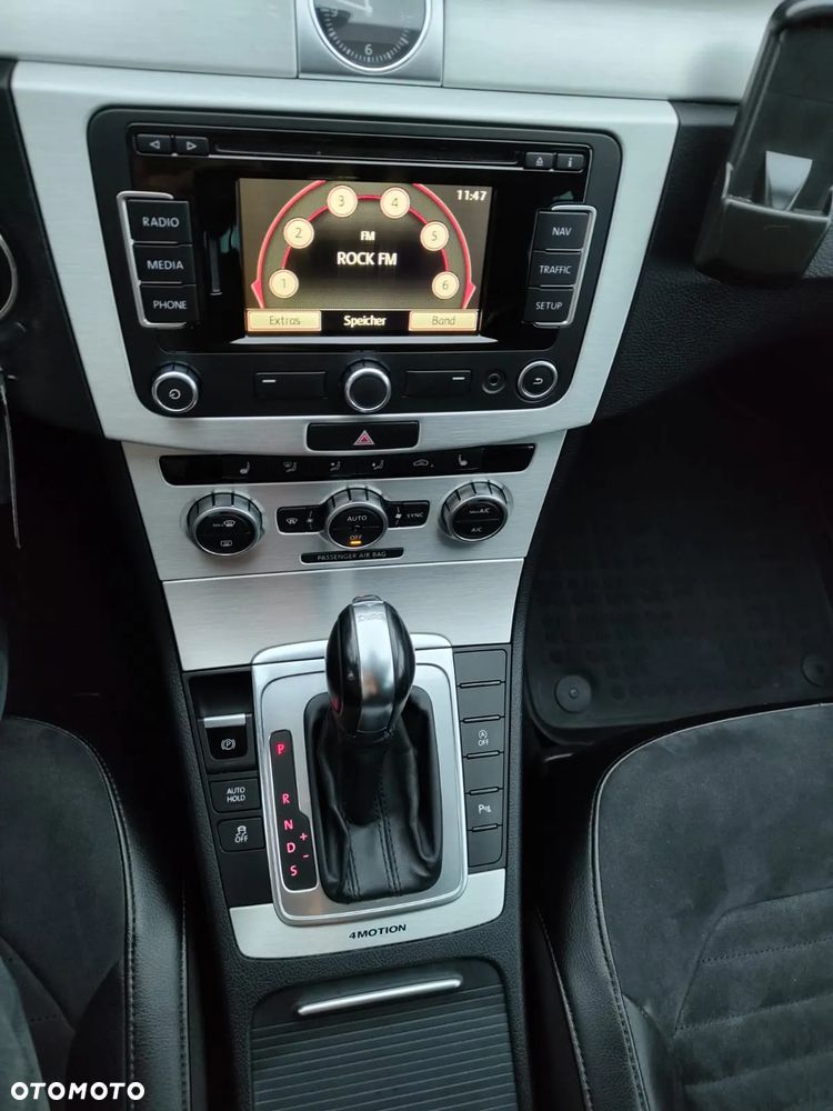 Volkswagen Passat 2.0 TDI DSG BlueMotion Technology Highline - 9