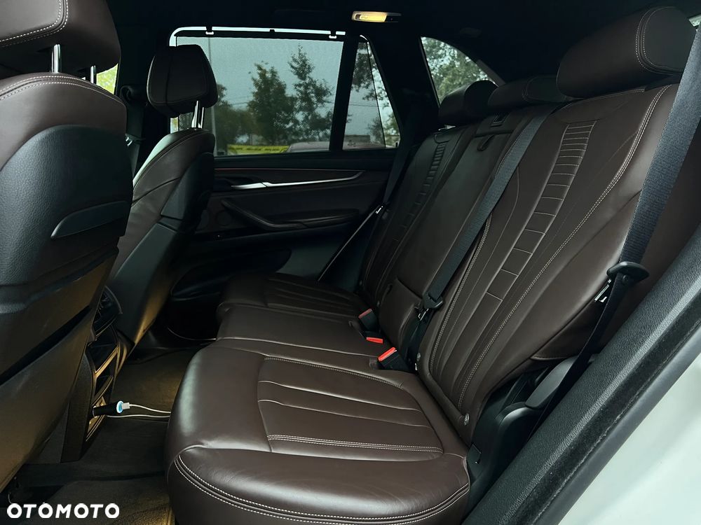 BMW X5 M M50d - 27