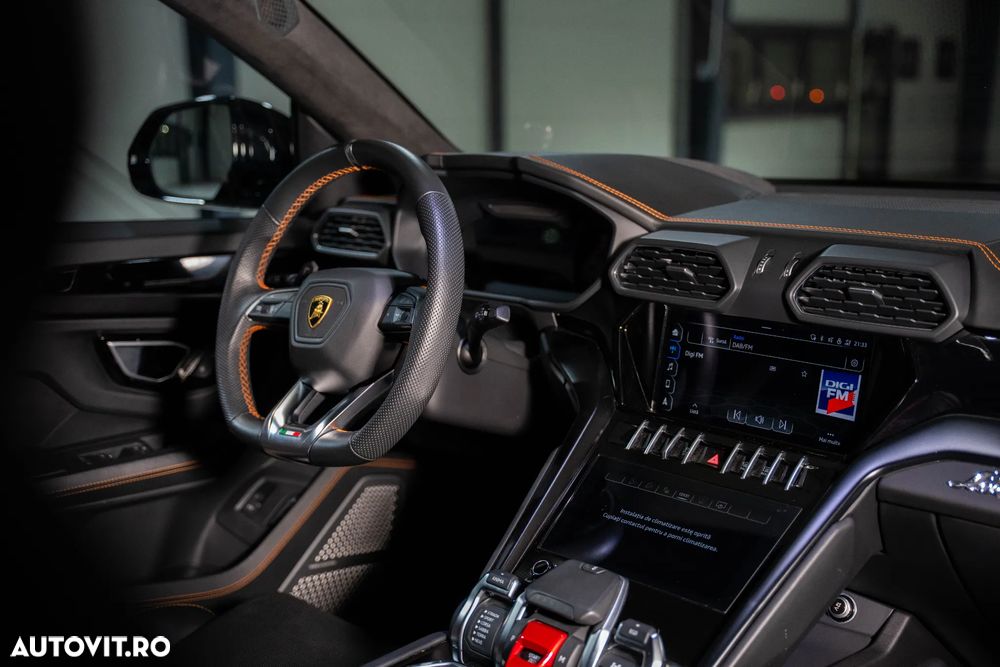 Lamborghini URUS - 26