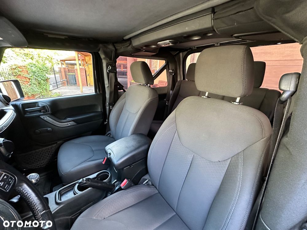 Jeep Wrangler - 13