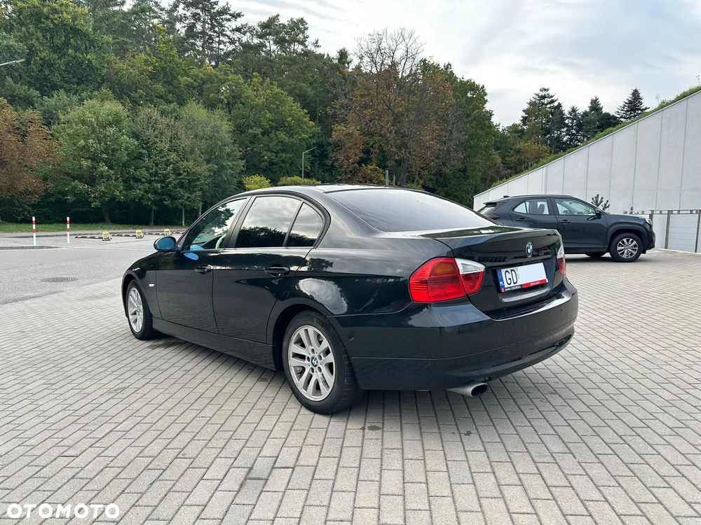 BMW Seria 3 318i - 6