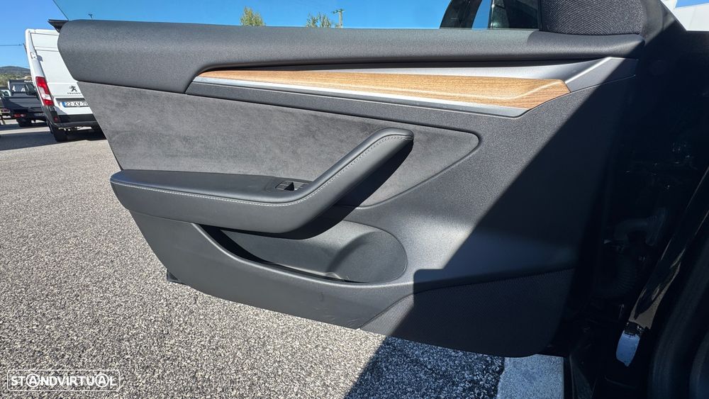 Tesla Model 3 Long Range Tração Integral Premium - 33