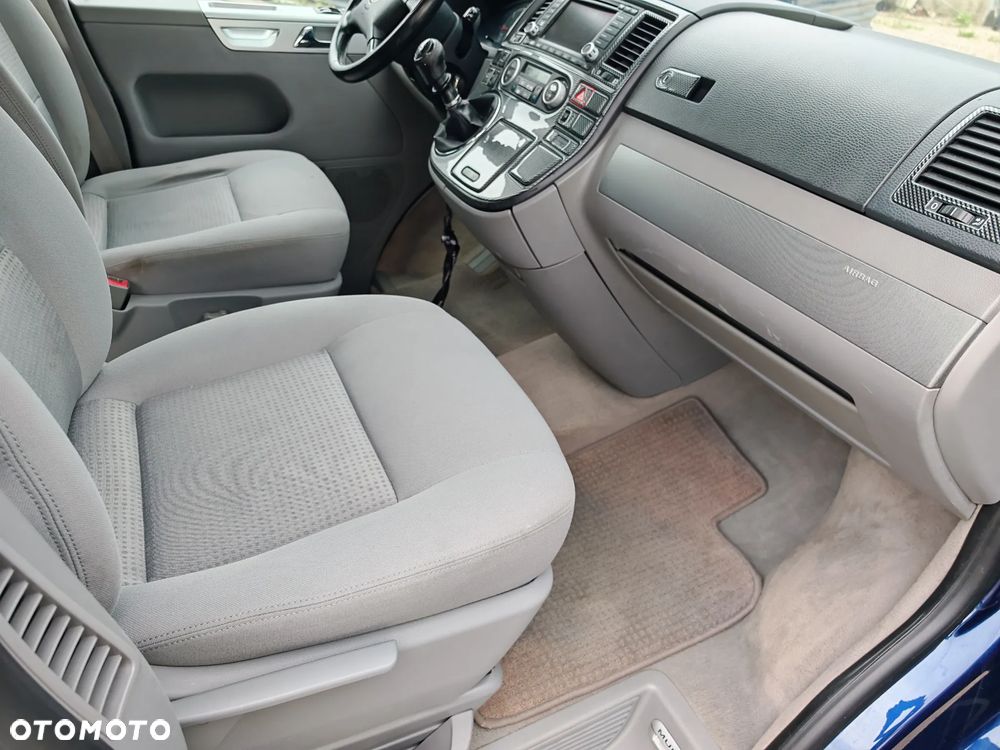 Volkswagen Multivan - 22