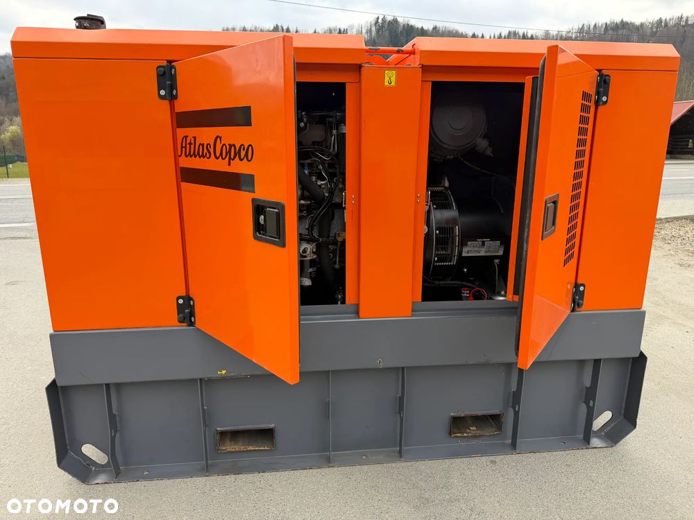 Atlas Copco QAS 60 ST3 Agregat Prądotwórczy Wyciszony GENERATOR 60 KW 2018r. JAK NOWY z Norwegii 5474 mtg Silnik PERKINS 4 cylindry. Prądnica Leroy-Somer. Maszyna działa wzorowo! Nie posiada ani deka zniszczeń! Pochodzi z Upadłośći Norweskiej. Okazja pełny ORYGINAŁ. Maszyna po serwisach w autoryzowanym oddziale. Kolejny serwis dopiero za 2 tysiące mtg. Agregat Gotowy do pracy!! - 28