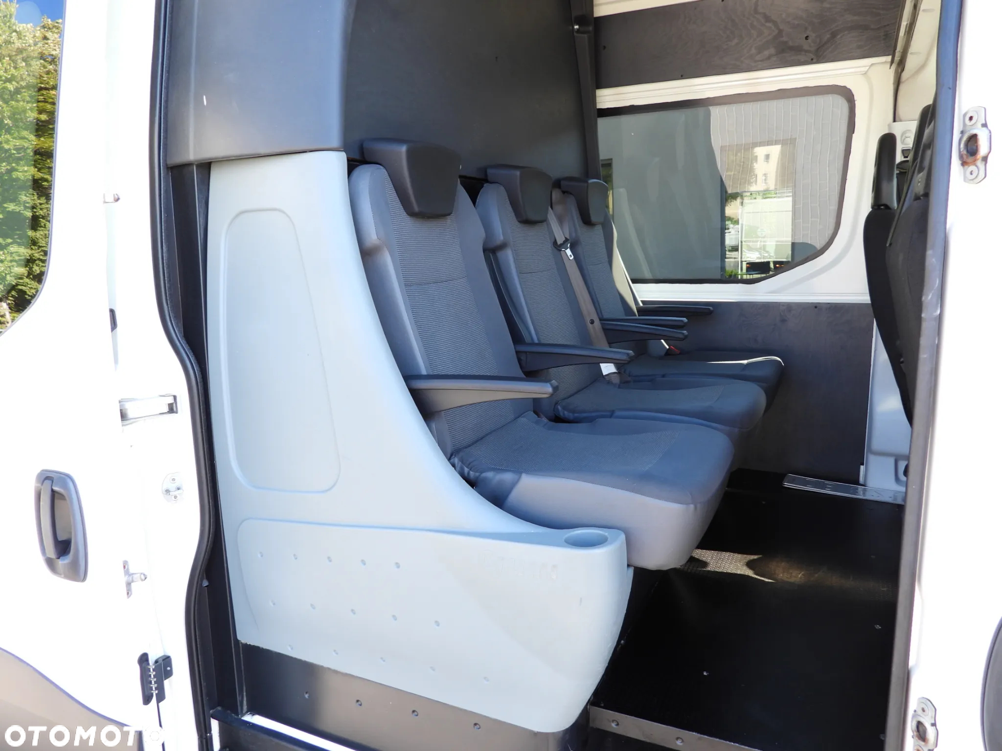 Iveco DAILY 35C17 FURGON BRYGADÓWKA 6 MIEJSC TEMPOMAT BLIŹNIACZE KOŁA KLIMATYZACJA 170KM [ 009678 ] - 40