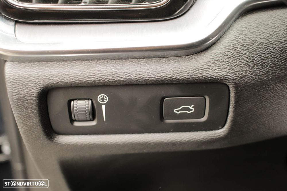Volvo V60 D3 Momentum Pro - 13