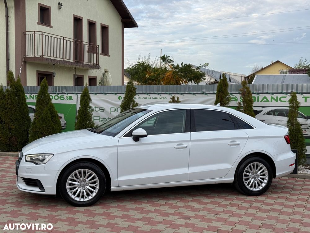 Audi A3 2.0 TDI Sportback Ambiente - 2