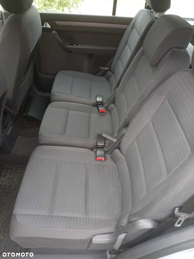 Volkswagen Touran - 5