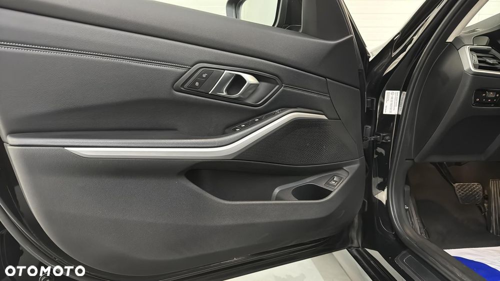 BMW Seria 3 318d MHEV Advantage - 12