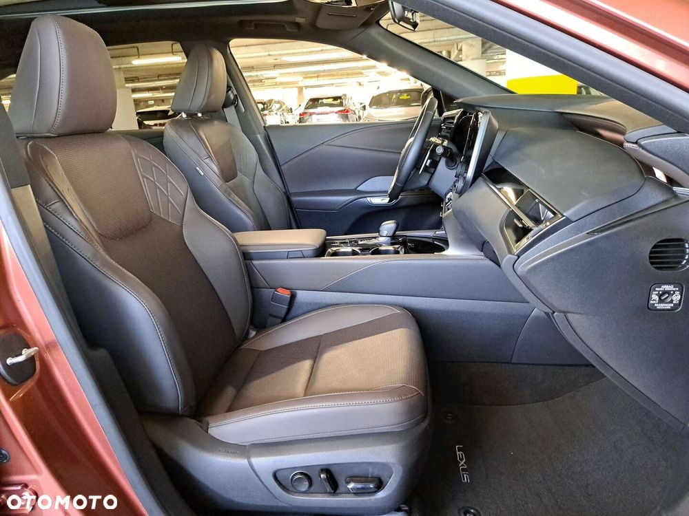 Lexus RX - 16