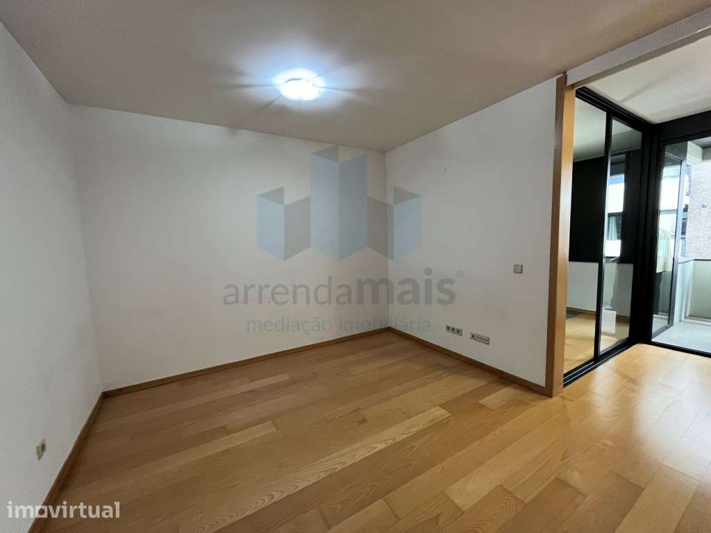 Arrenda-se Estúdio mobilado e equipado inserido no Condominio Monde... - Grande imagem: 2/14