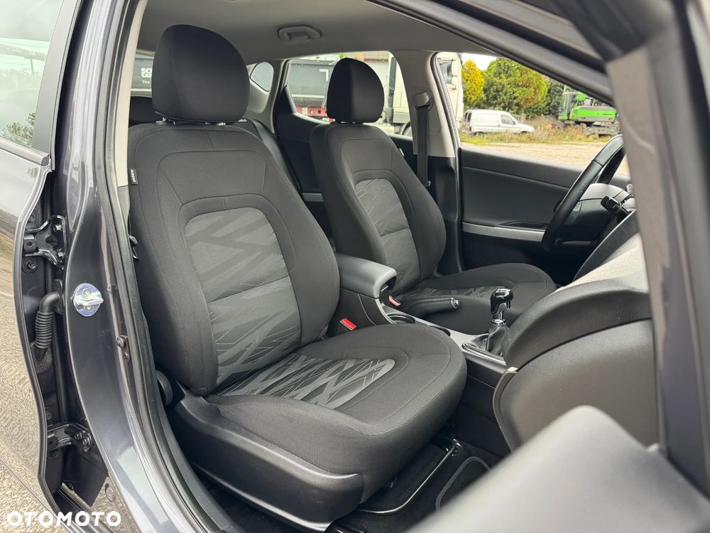 Kia Ceed 1.4 CVVT Dream Team Edition - 24