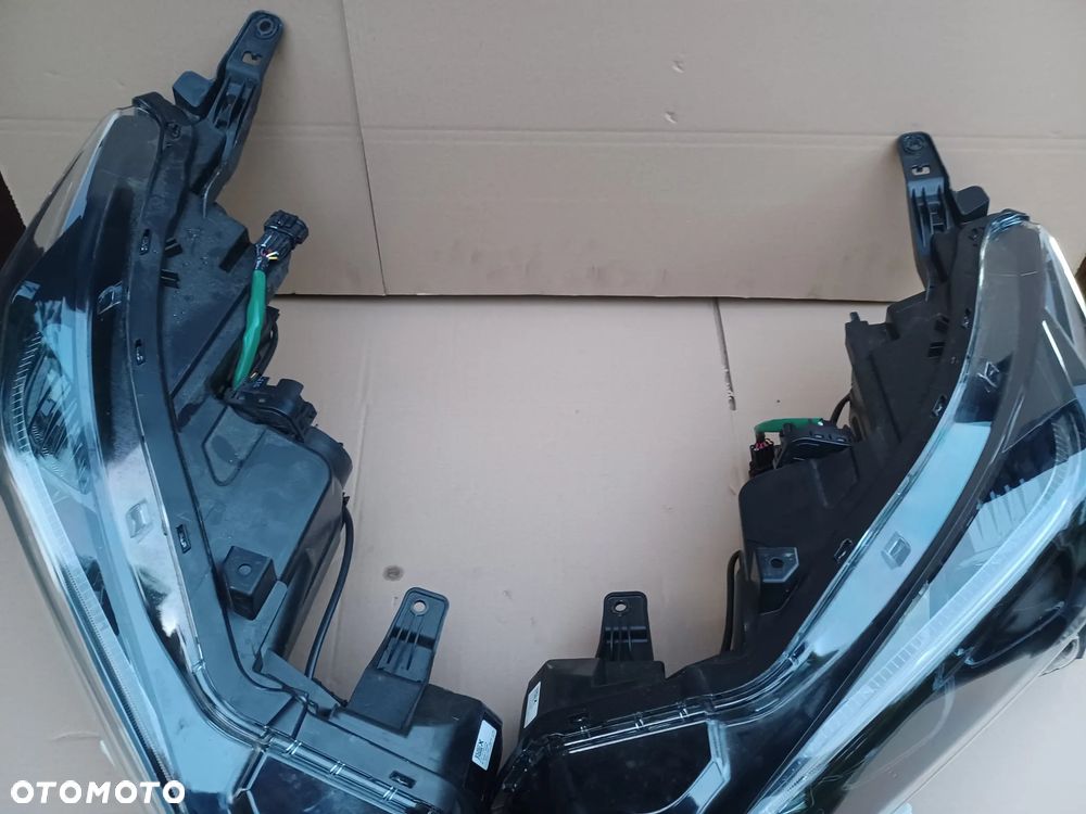 Lampa przednia prawa lewa LED Nissan Leaf II 2 lift - 5