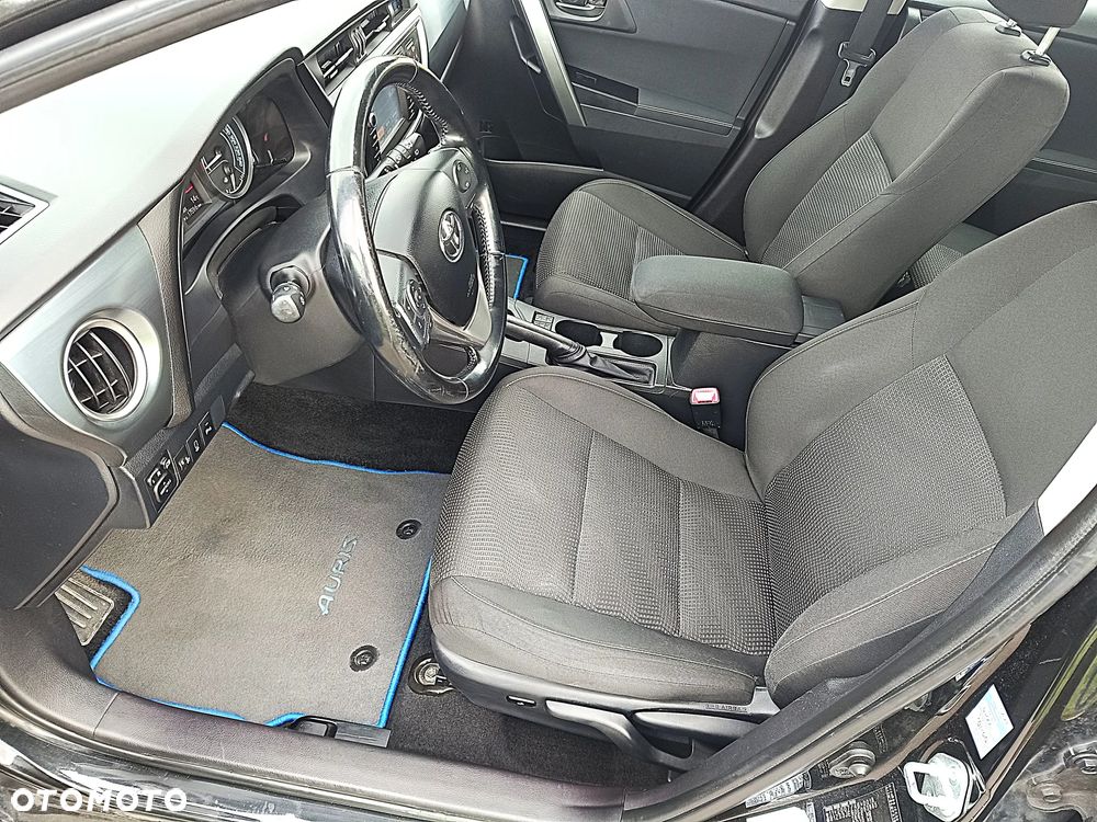 Toyota Auris 1.8 HSD Luna - 14