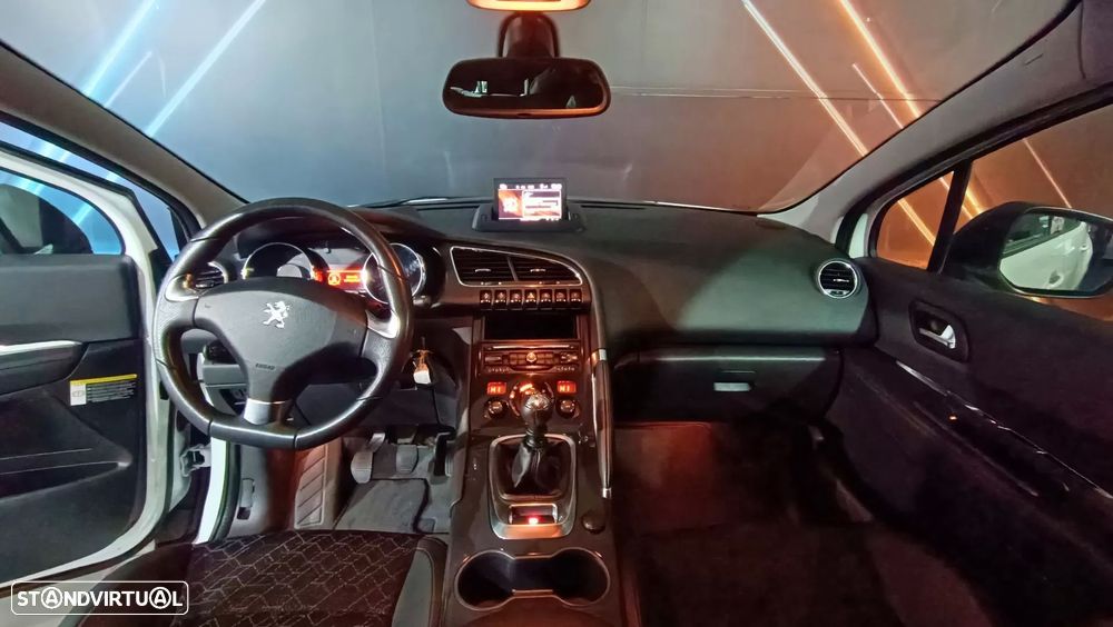 Peugeot 3008 1.2 PureTech Allure - 25