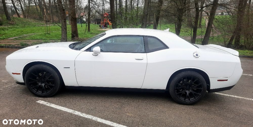 Dodge Challenger - 8