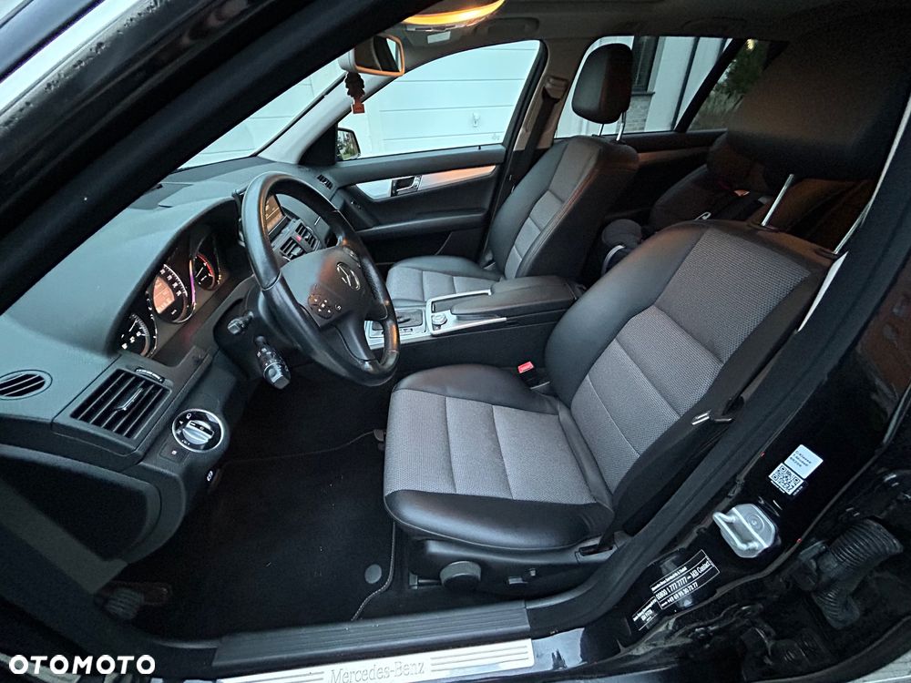 Mercedes-Benz Klasa C 350 CDI DPF 4Matic 7G-TRONIC BlueEFFICIENCY Elegance - 19