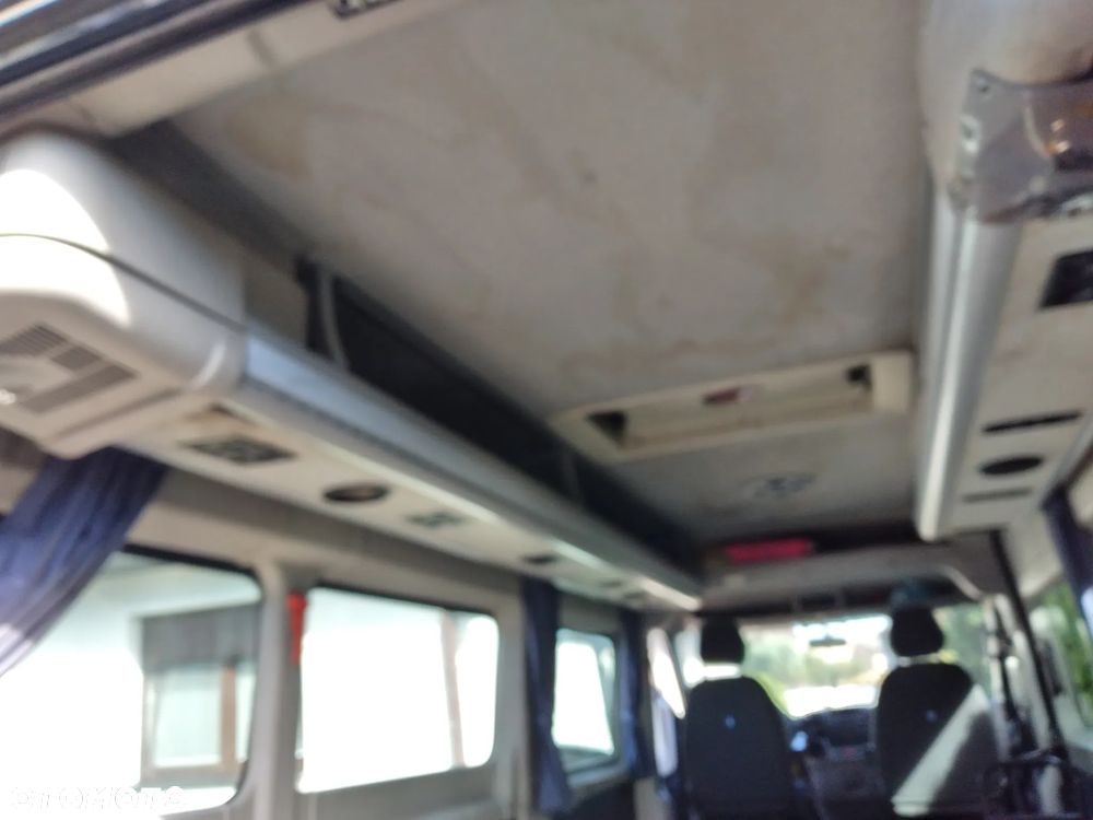 Fotel pojedynczy podwójny Kamper Bus Autobus Jumper Boxer Ducato i inne kompletny z podstawą i pasami podłokietnik oraz półka z nawiewami i nagłośnieniem oraz Jumper Boxer Ducato 4200kg DMC 17osób Autobus Niekompletny uszkodzony zarejestrowany - 4