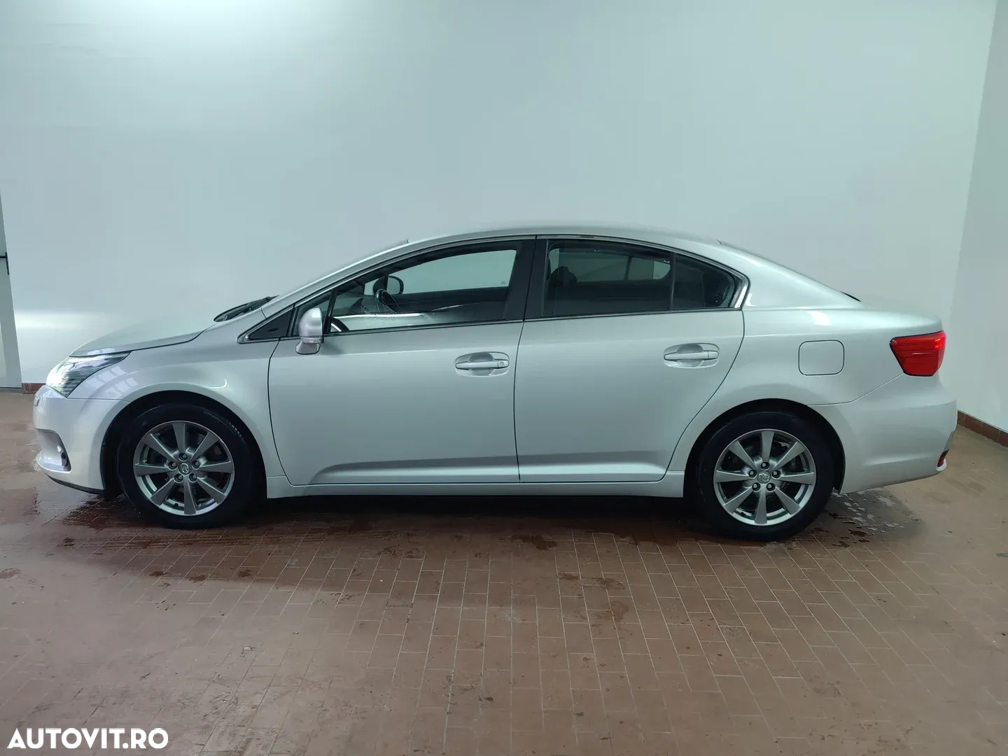Toyota Avensis 2.2 D-CAT Aut. Elegance - 2