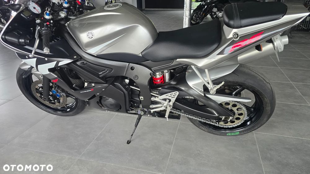 Yamaha R6 - 14
