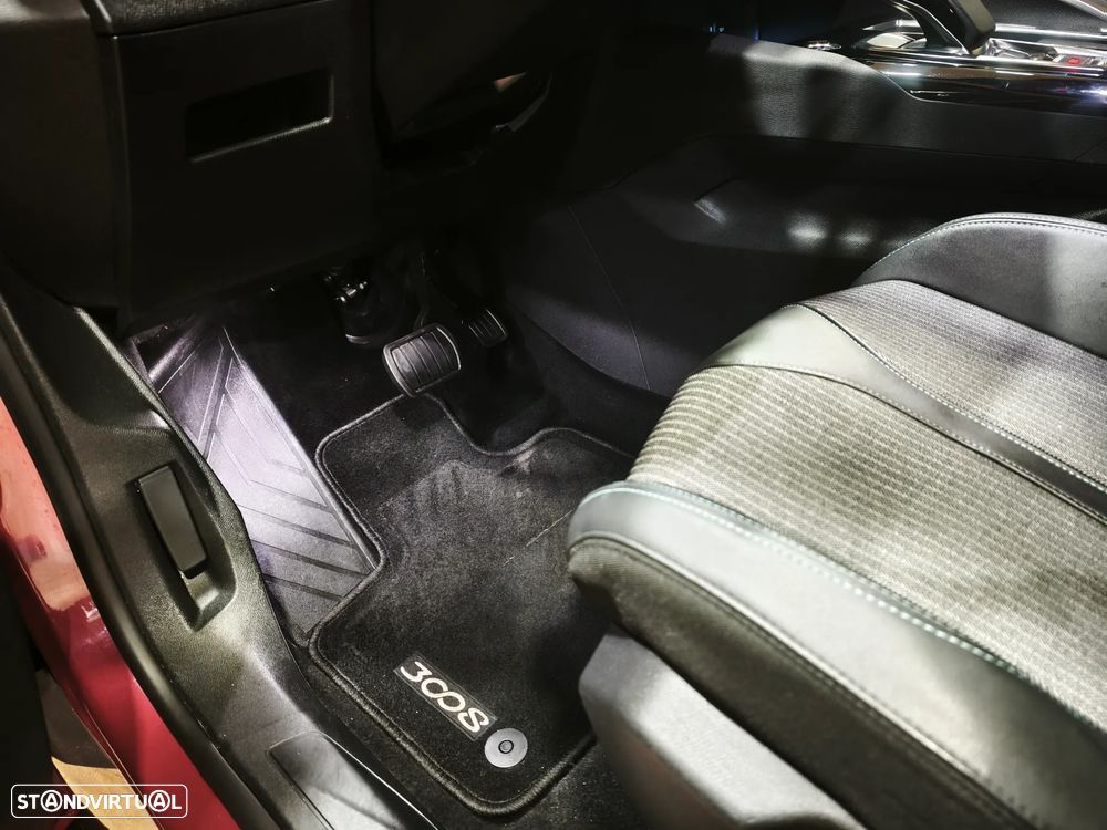 Peugeot 3008 225 e-EAT8 Allure - 37