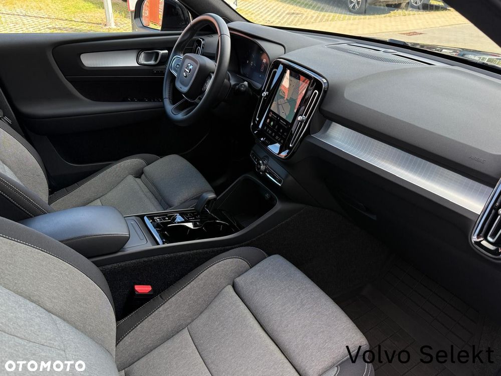 Volvo XC 40 B3 Plus Dark - 12
