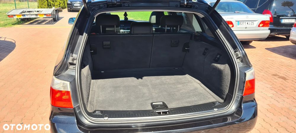 BMW Seria 5 525d - 11