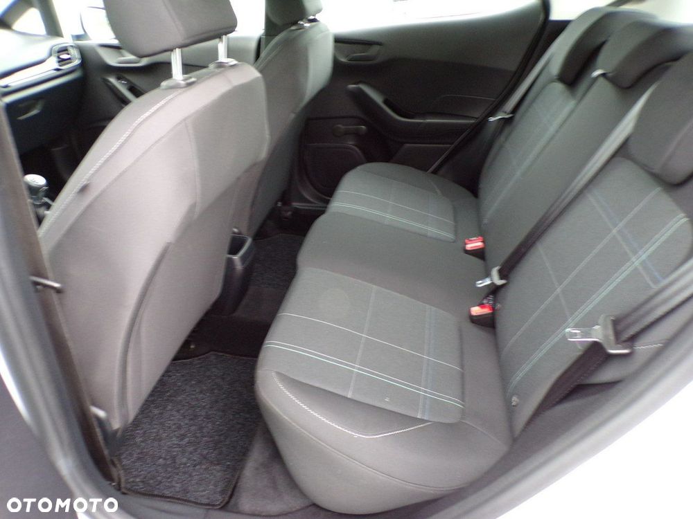 Ford Fiesta - 25