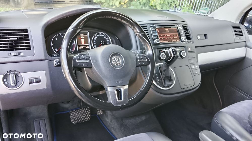 Volkswagen Multivan - 14