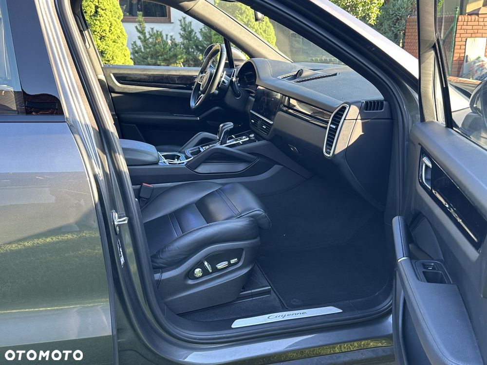Porsche Cayenne - 15