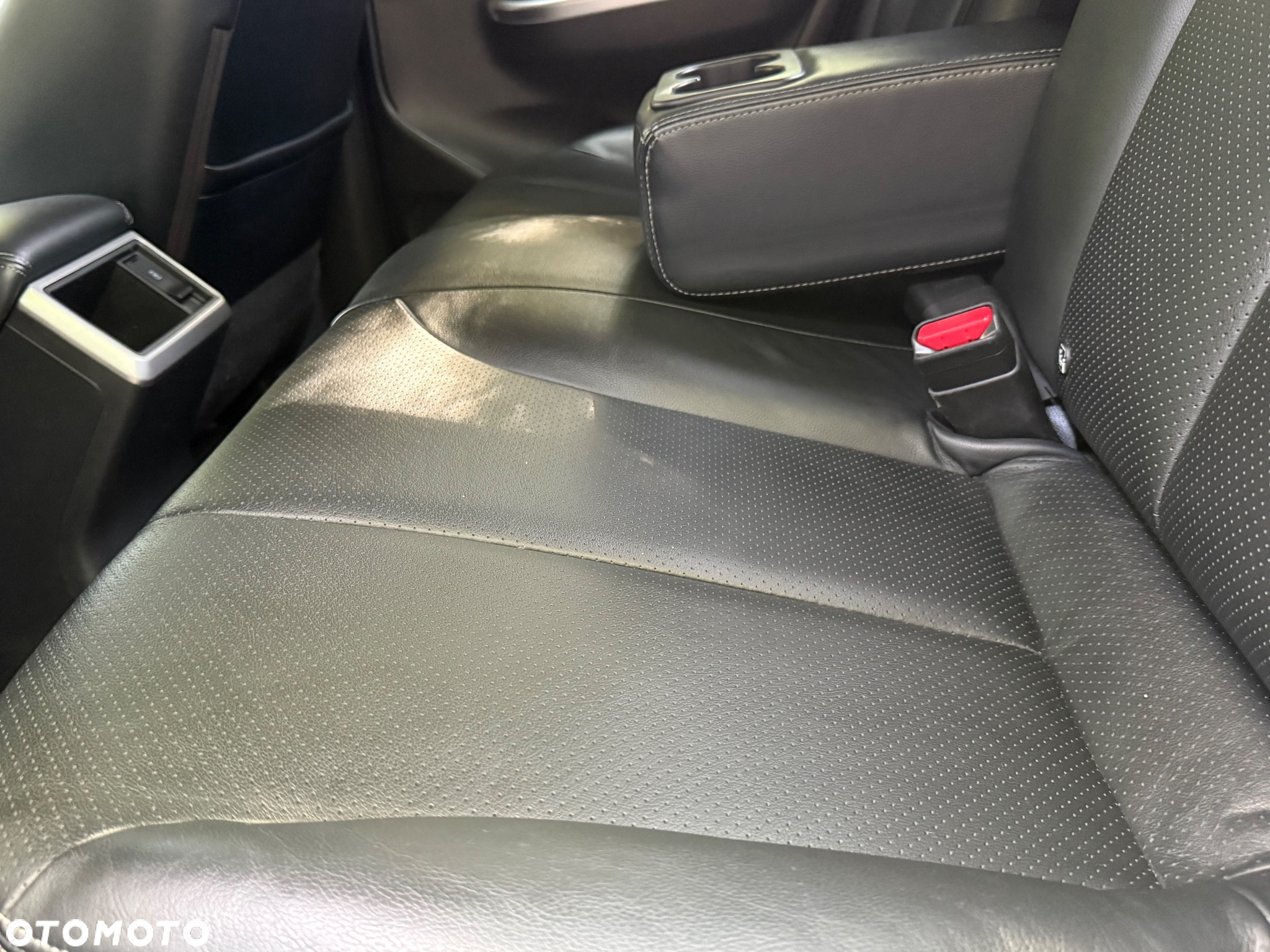 Mitsubishi L200 2.2 d DC Instyle Plus - 22