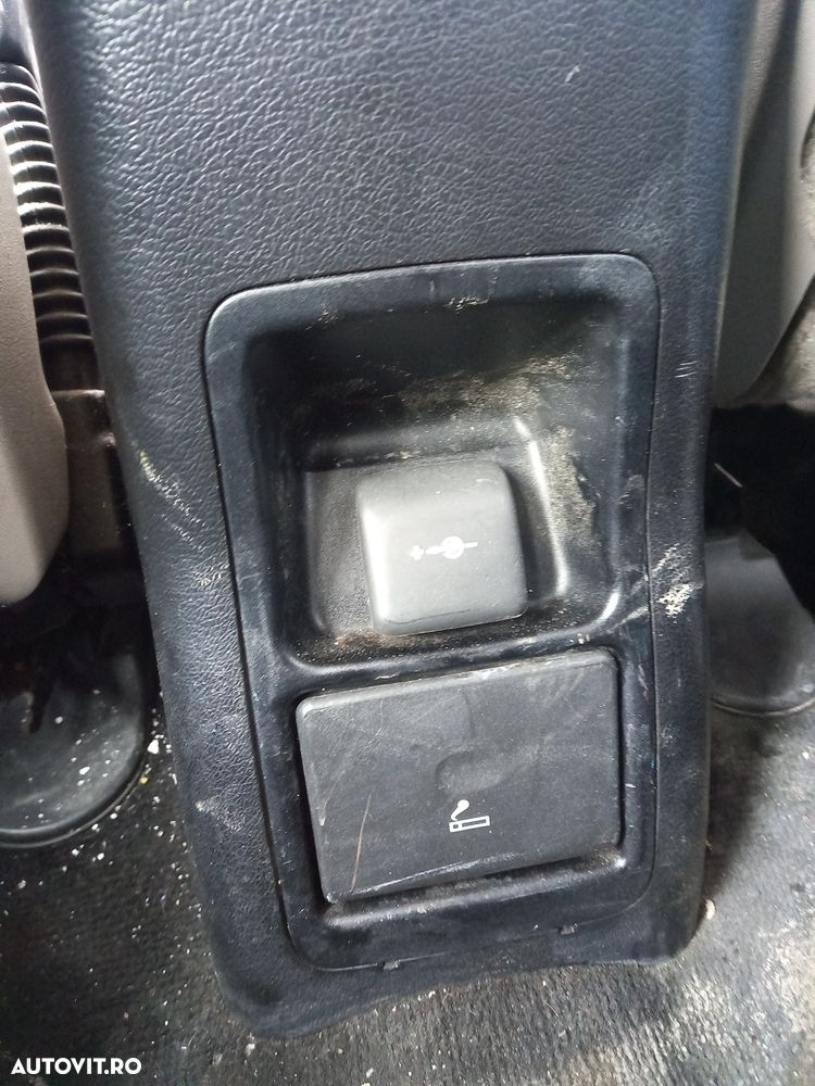 Dezmembrari  Land Rover FREELANDER 1  1998  > 2006 2.5 V6 4x4 Benzina - 34