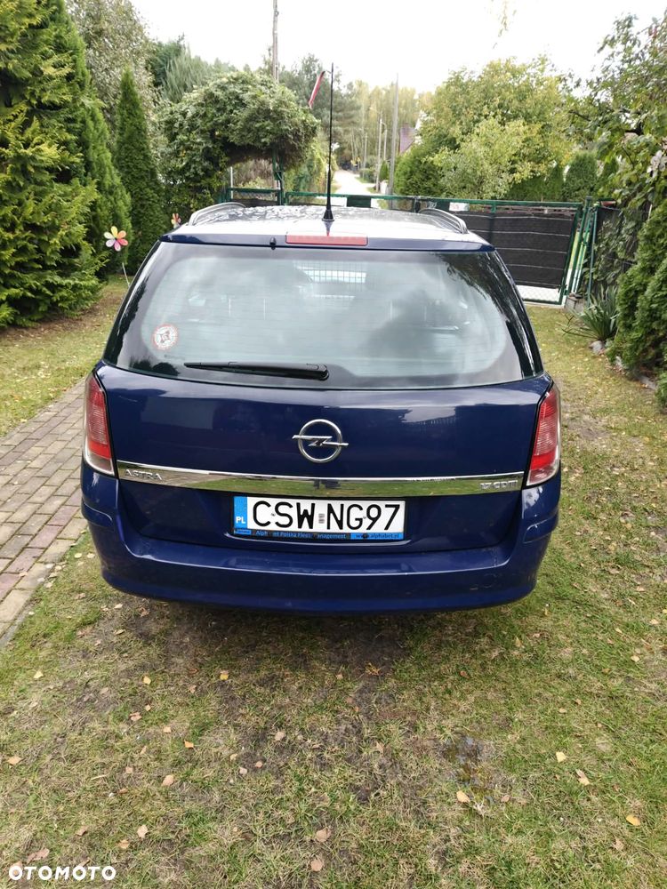 Opel Astra 2009 photo 2