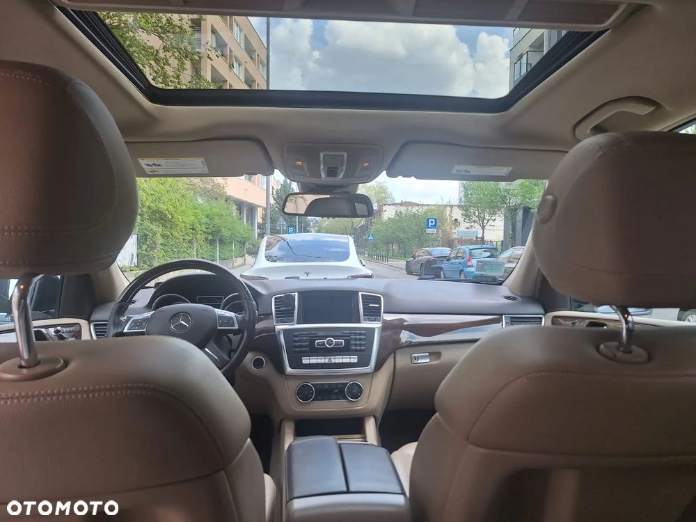 Mercedes-Benz ML 350 4MATIC BlueEFFICIENCY 7G-TRONIC Edition 1 - 2