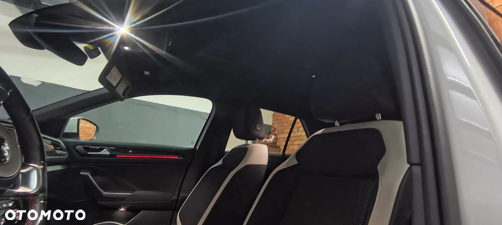 Volkswagen T-Roc - 29