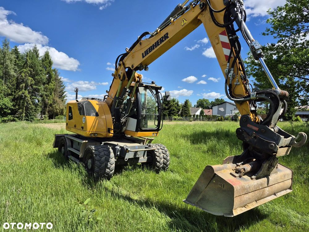 Liebherr A914 - 1