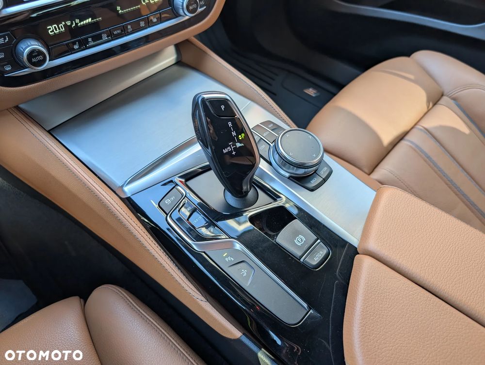 BMW 6GT 630i Luxury Line - 22