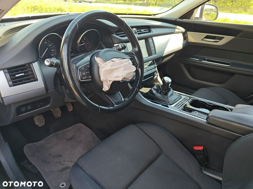 Jaguar XF - 7