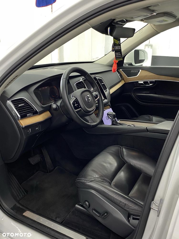 Volvo XC 90 - 6