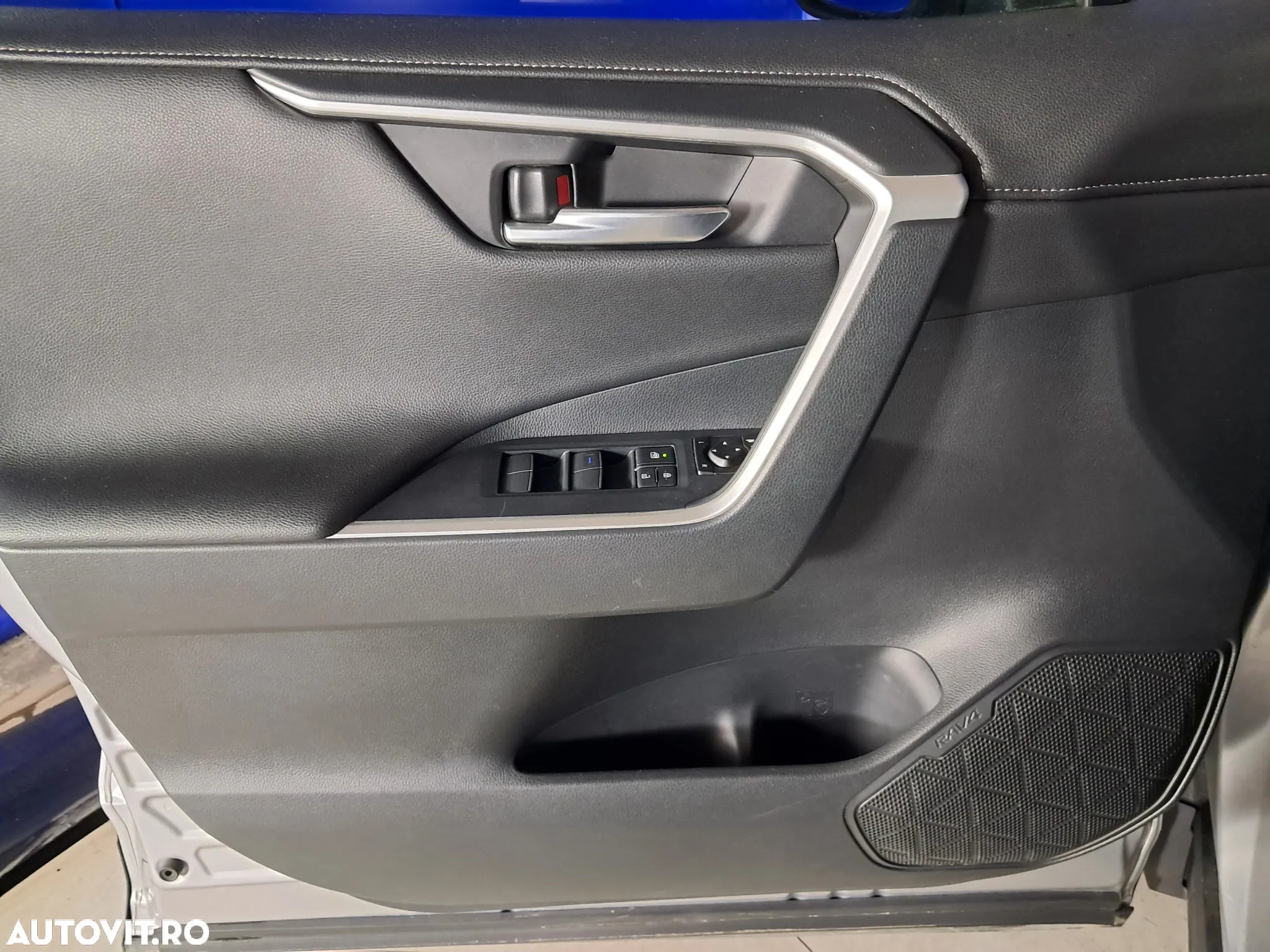 Toyota RAV4 - 9