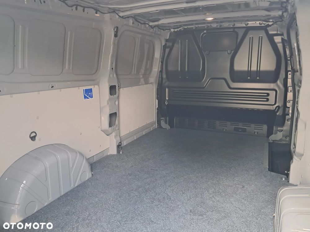 Volkswagen Transporter T7 - 12