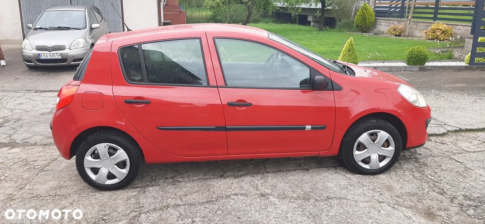 Renault Clio - 23
