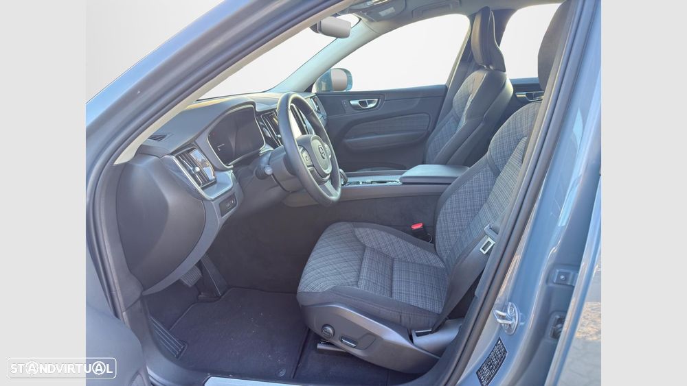 Volvo XC 60 2.0 T6 PHEV Core AWD - 10