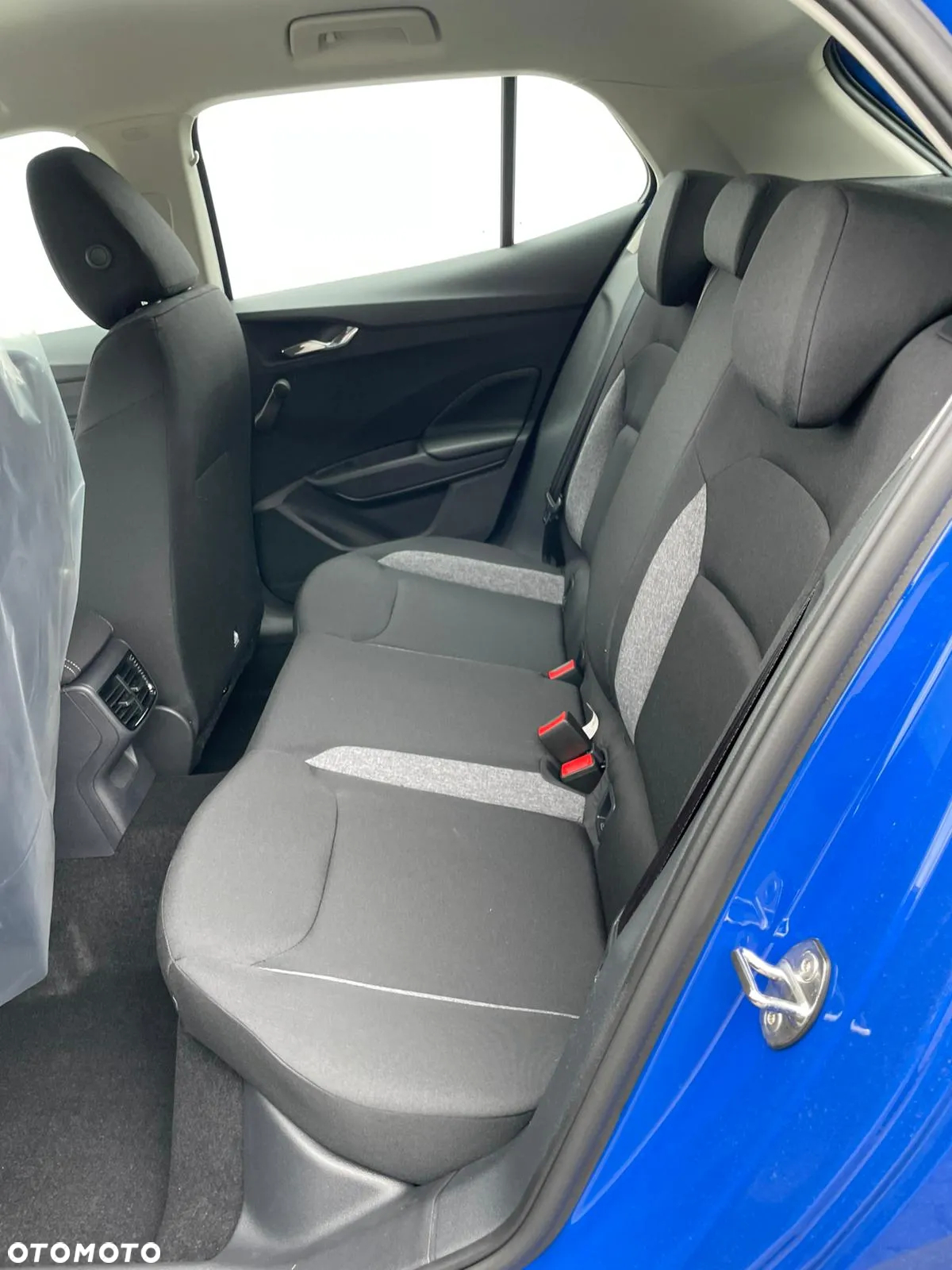 Skoda Fabia 1.0 Essence - 10
