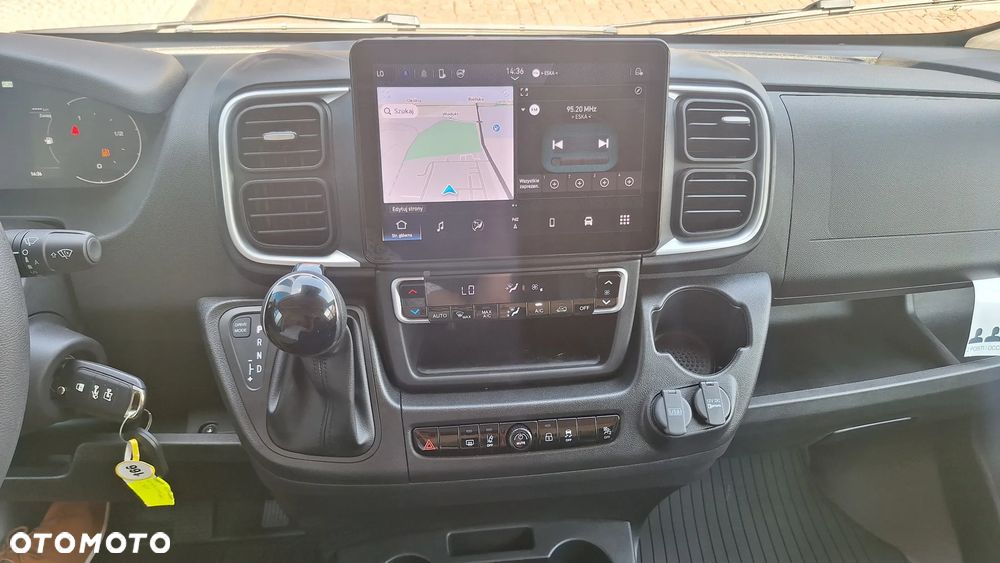 Peugeot Boxer Furgon L4H3 3.5T Heavy Diesel 2.2 180 KM Automat - 22
