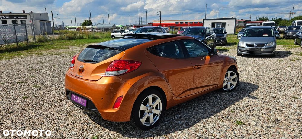 Hyundai Veloster - 5